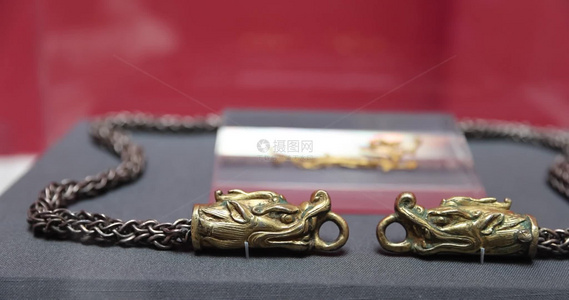 唐代鎏金铜龙首银链西安博物院藏视频