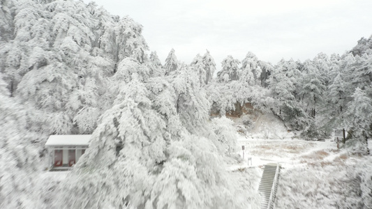 航拍雪后万佛山视频