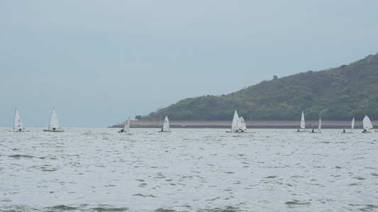 海上帆船实拍视频