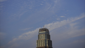 6K城市摩天大楼空镜头天空极简流云延时视频素材12秒视频