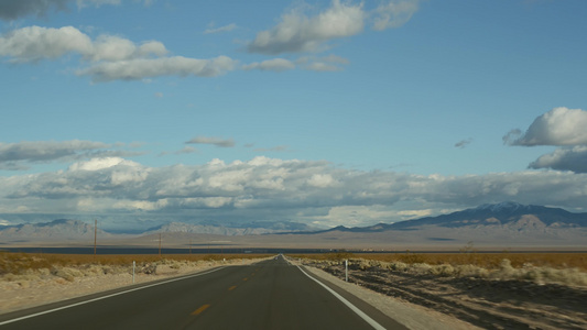 驾驶汽车从死亡谷到美国内华达州拉斯维加斯视频