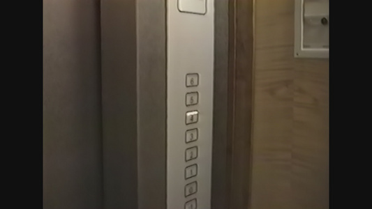 1989年电梯内侧视频