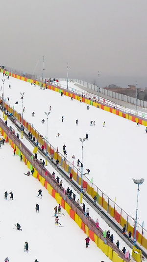 冬季运动滑雪场航拍滑雪运动117秒视频