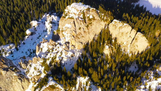 拉劳山上的女士石头, 空中的冬季景色是拉劳山顶。 (笑声)视频