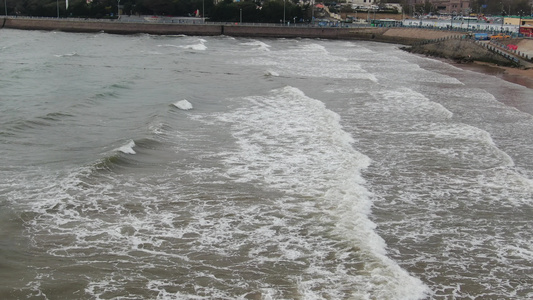 航拍海浪沙滩礁石视频