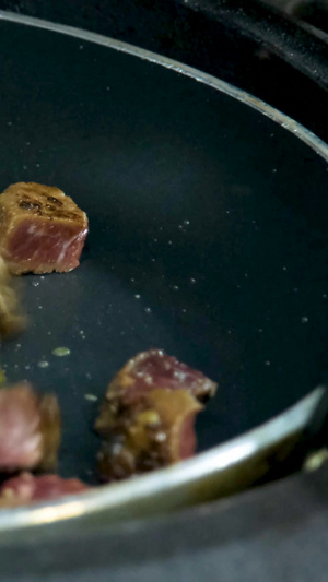 黄油煎牛排实拍餐饮宣传素材特写黄油煎牛肉29秒视频