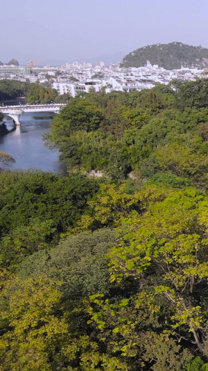航拍桂林宋代古老的桥梁著名景点七星公园里的花桥航拍花桥素材18秒视频