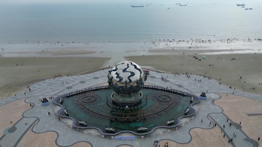 航拍北海银滩潮雕广场视频