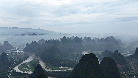 桂林阳朔喀斯特地貌十万大山美丽的中国风光视频