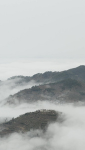 航拍云雾环绕的大山合集山水画视频