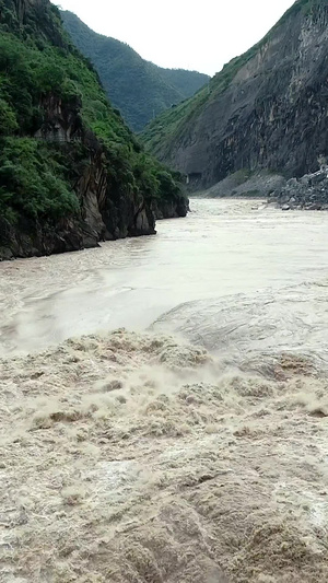 云南香格里拉虎跳峡景区航拍自然风光40秒视频