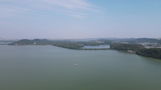 航拍湖北武汉东湖5A景区[旅游点]视频