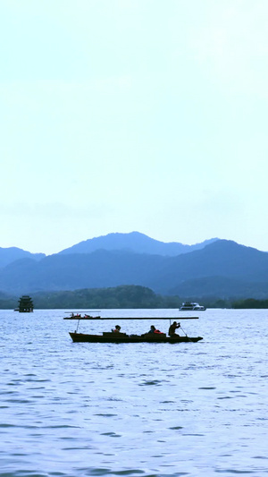 西湖上游船旅游景点35秒视频