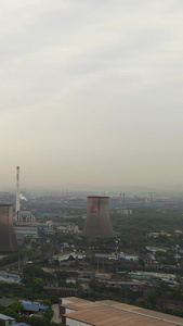 能源环保环境制造业工业石油化工工厂烟囱素材城市素材视频