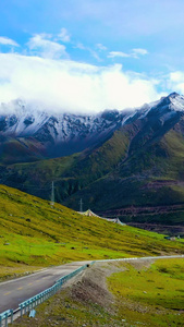 航拍西藏317国道路途雪山素材自驾游视频