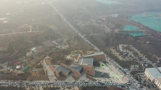 航拍河南郑州马寨镇樱桃沟景区周边乡村道路拥堵视频