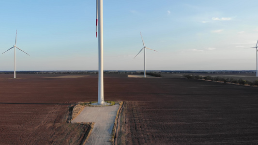 风车为乌克兰的可持续发展提供可再生能源视频