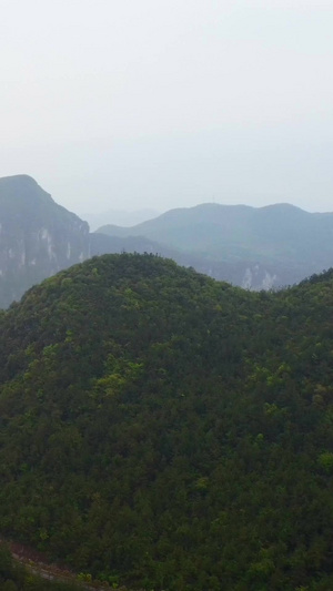 航拍5A级龙缸景区悬崖秋千与悬崖栈道高山峡谷109秒视频