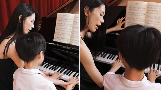 音乐教师教儿童弹奏钢琴看琴谱视频