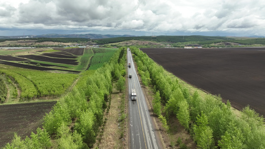 送树林田野高速公路视频