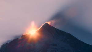 8K冬季雪山日落光影延时15秒视频