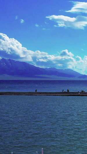 航拍新疆纳木错湖自然风光 新疆旅游12秒视频