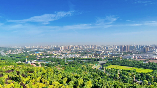 陕西渭南解放南路观景台雨后远瞧渭南城区4k全景mov视频视频