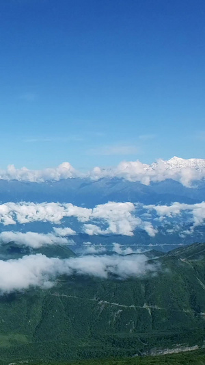 青山云海牛背山航拍贡嘎山8秒视频