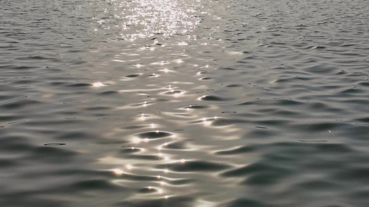 4K晚霞阳光下波光粼粼的湖面视频