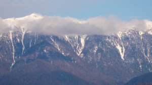 云中山岳的光芒20秒视频