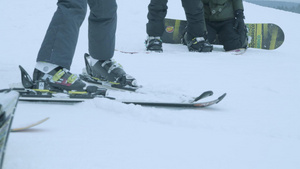 冬天户外滑雪运动场滑雪12秒视频