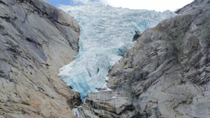 冰川与融化的蓝冰8秒视频