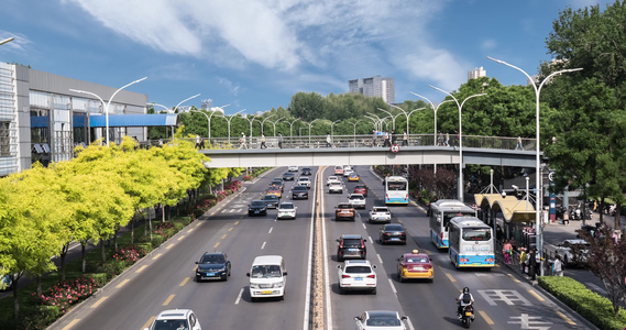 北京都市早高峰通勤车流人流地铁立体交通汽车行人自行车十字路口秩序红绿灯街道通州副中心城市建设经济发展视频