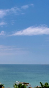 2-实拍夏日大海蓝天白云延时摄影海平面视频