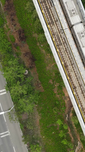 航拍崂山地铁轻轨交通城市交通47秒视频