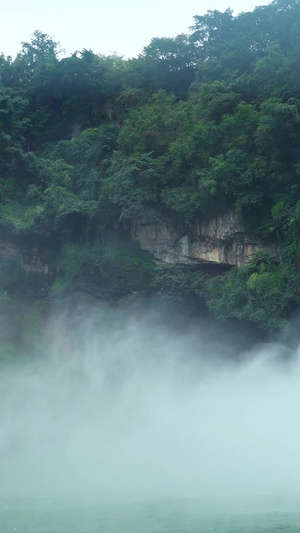 贵州黄果树大瀑布陡坡塘31秒视频