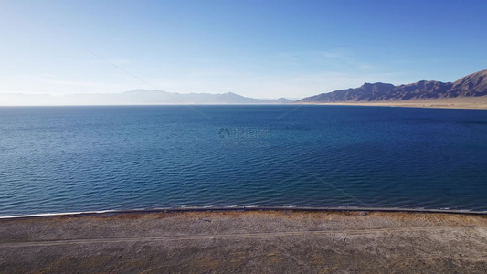 航拍新疆赛里木湖风景视频