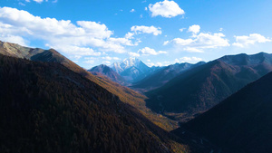 甘孜亚拉雪山航视频153秒视频