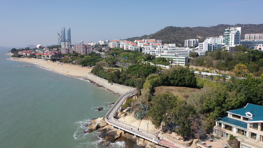 航拍福建厦门环岛路木栈道滨海走廊海岸线视频