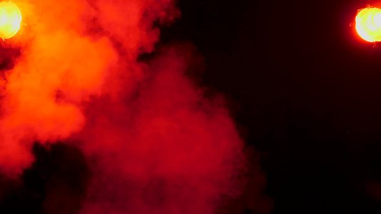 红色灯光上抽象的烟云视频