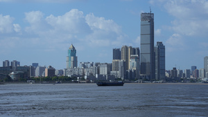 城市蓝天白云晴朗天空自然天气长江江景天际线游轮交通街景4k素材50秒视频