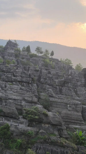 5a夕阳下的万盛石林龙鳞石海5a景区33秒视频