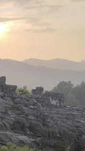 5a夕阳下的万盛石林龙鳞石海5a景区视频