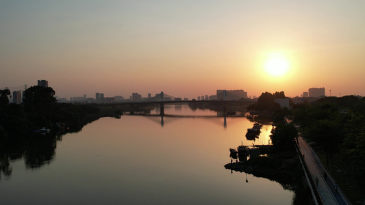 黄昏夕阳下的河流视频