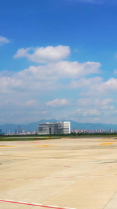  机场跑道上正要飞行的飞机 合集国际民航日视频