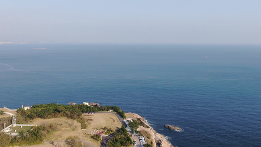 航拍海边礁石岛屿海浪浪花  视频