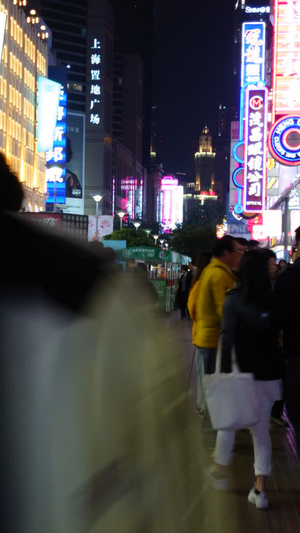 上海南京东路步行街铛铛车上海街景2秒视频
