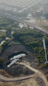 航拍地铁线周边绿化建筑楼盘房地产视频