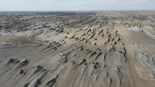 青海海西雅丹地貌自然风光4k航拍视频