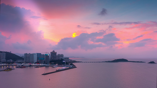 九州港上空晚霞的美视频